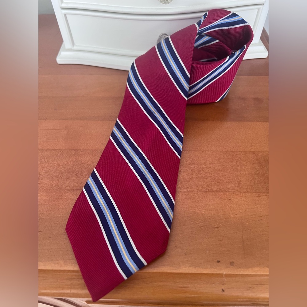 Chaps: Preppy- Classic Red-Blue Striped Tie